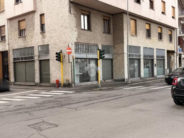 negozio in affitto a Tortona