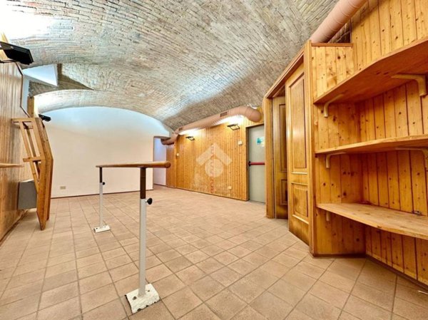 negozio in affitto a Tortona in zona Centro Storico