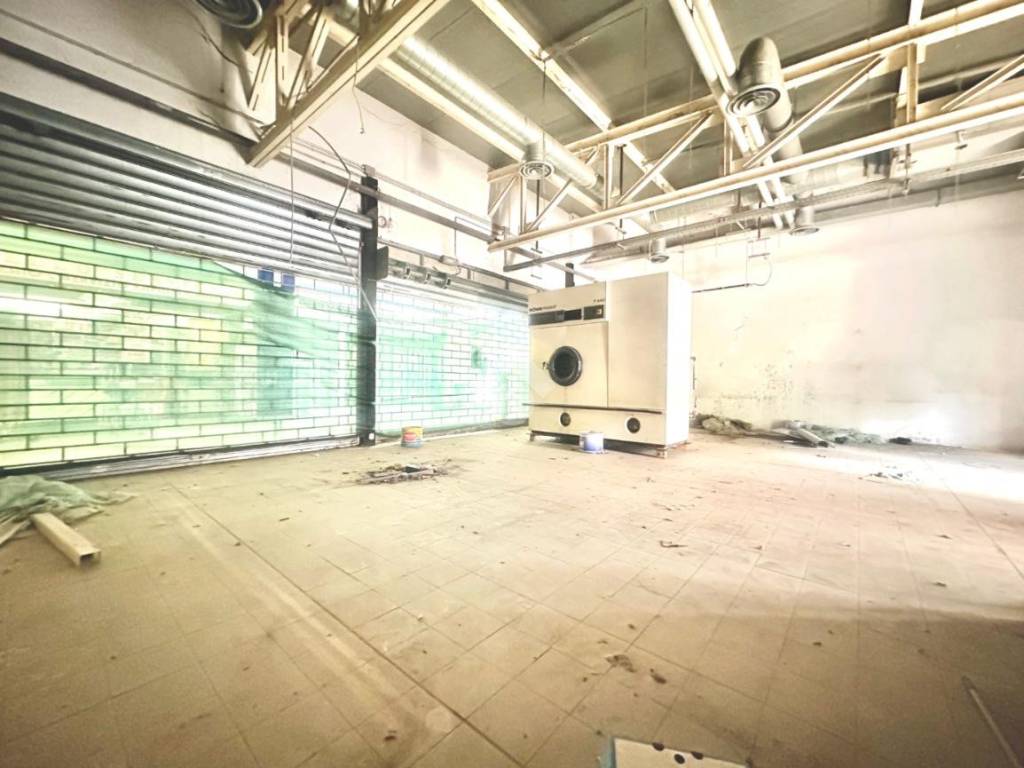 negozio in affitto a Tortona