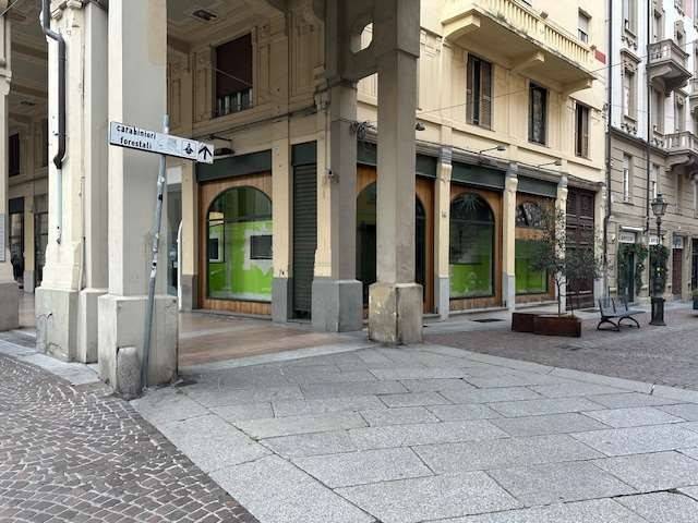 negozio in affitto a Tortona in zona Centro Storico