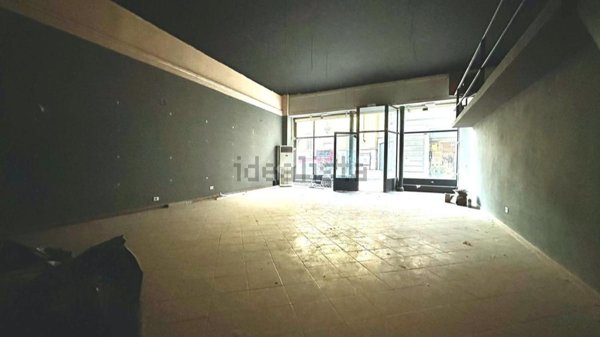 locale commerciale in affitto a Tortona