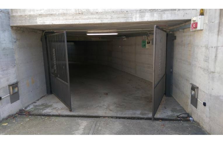 box auto in affitto a Tortona