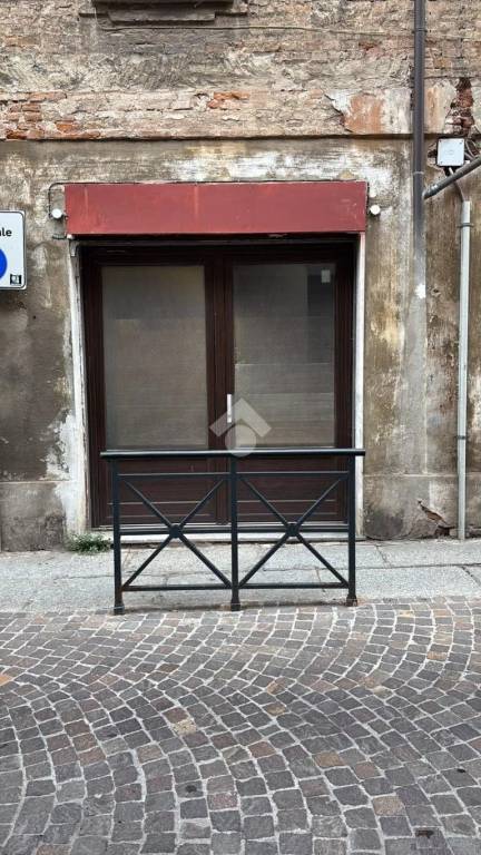 locale commerciale in affitto a Tortona