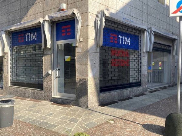 locale commerciale in affitto a Tortona