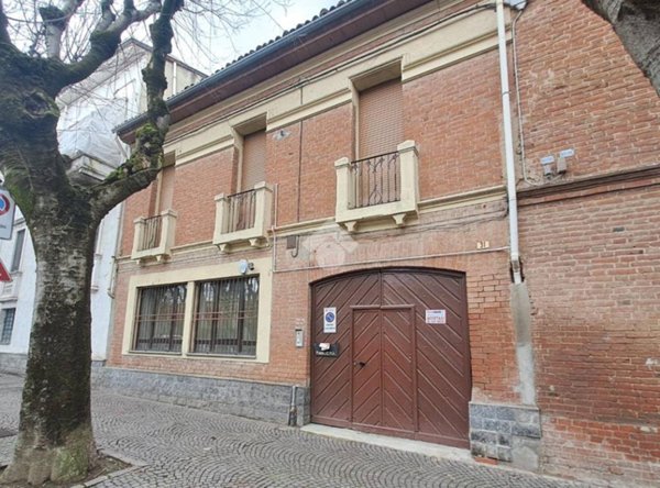 negozio in affitto a Valenza