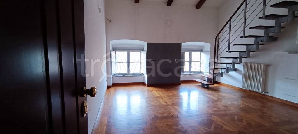 appartamento in affitto a Valenza