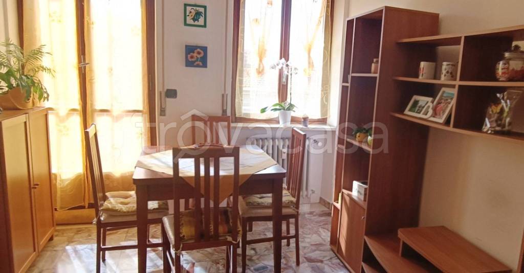 appartamento in affitto a Valenza