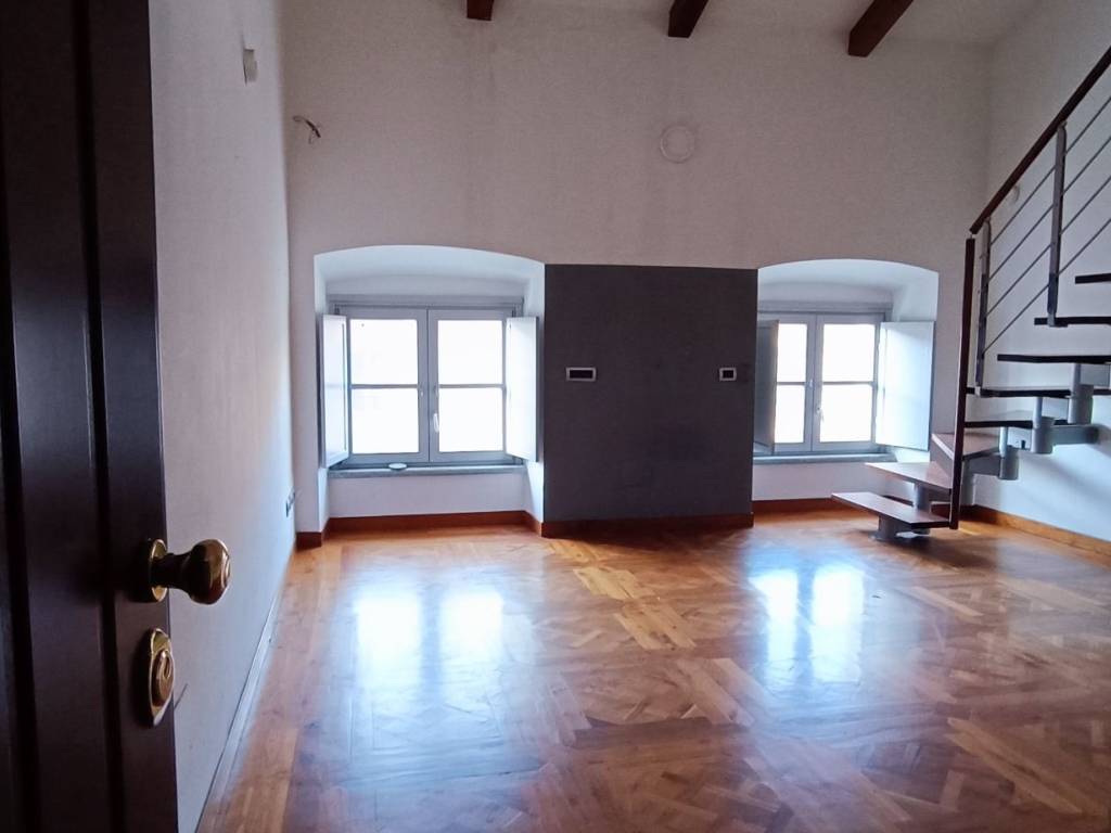 appartamento in affitto a Valenza