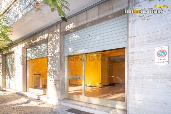 negozio in affitto a Valenza