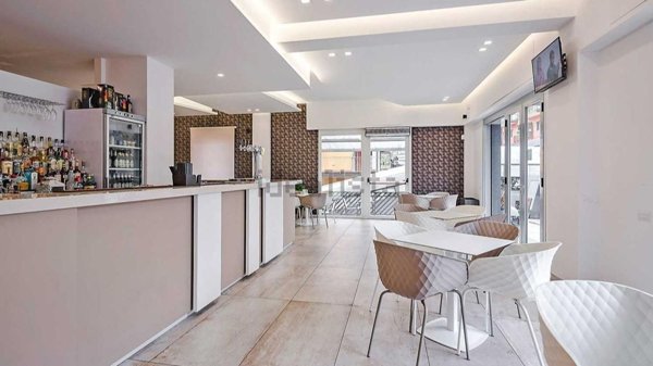 negozio in affitto a Valenza