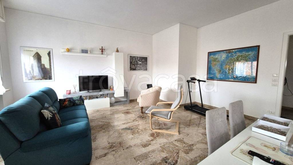 appartamento in affitto a Valenza