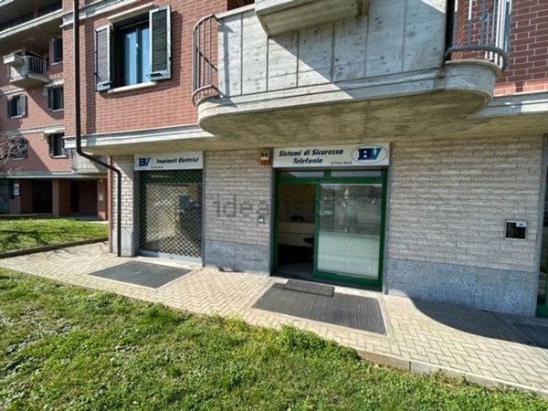 locale commerciale in affitto a Valenza