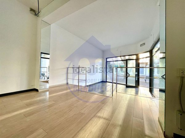 negozio in affitto a Bellaria-Igea Marina in zona Bellaria