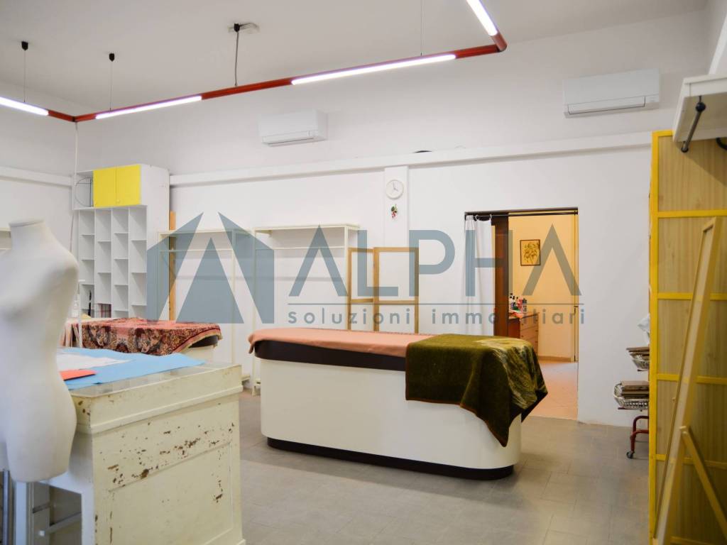 negozio in affitto a Bellaria-Igea Marina in zona Bellaria