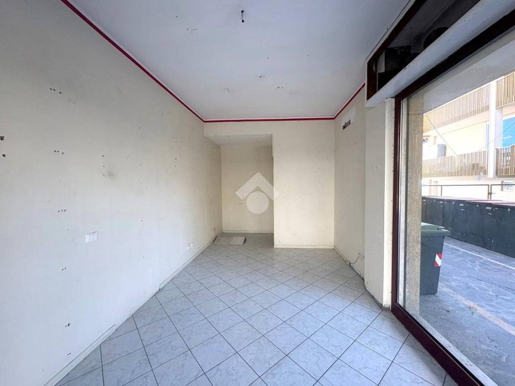 negozio in affitto a Bellaria-Igea Marina in zona Igea Marina