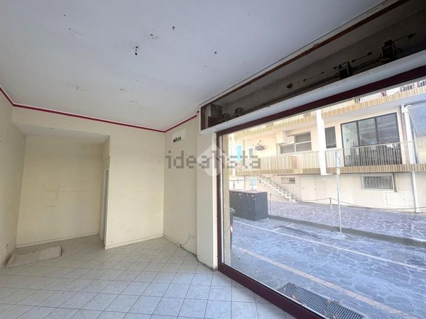 negozio in affitto a Bellaria-Igea Marina in zona Igea Marina