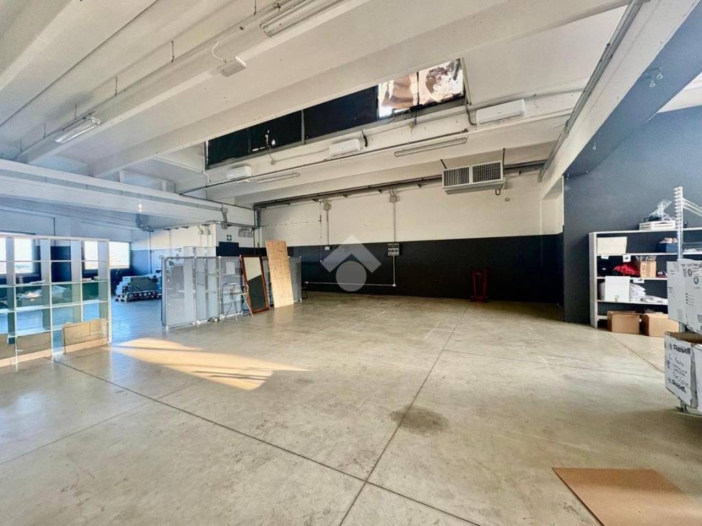 locale commerciale in affitto a Bellaria-Igea Marina