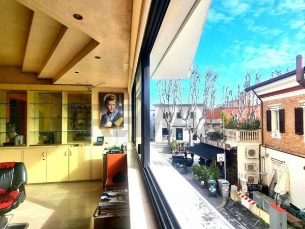 negozio in affitto a Bellaria-Igea Marina in zona Bellaria