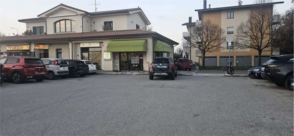 negozio in affitto a Bellaria-Igea Marina in zona Igea Marina