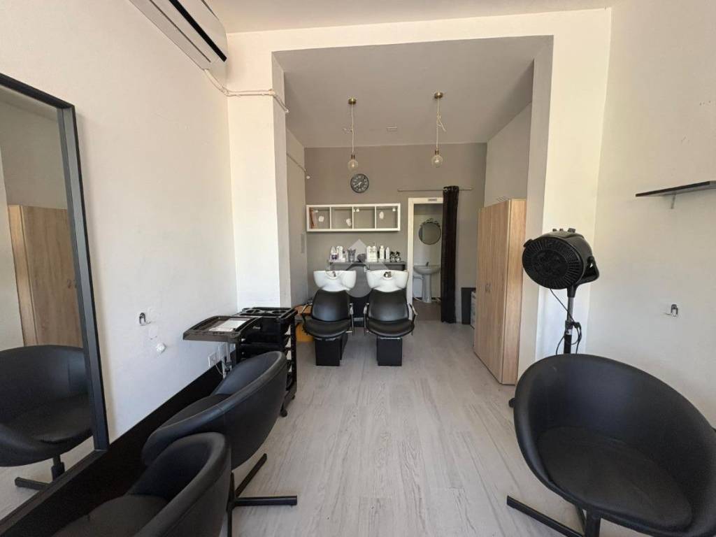 negozio in affitto a Bellaria-Igea Marina in zona Bellaria
