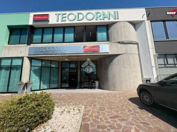 capannone in affitto a Bellaria-Igea Marina in zona Igea Marina