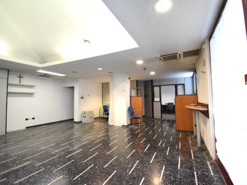 negozio in affitto a Cattolica
