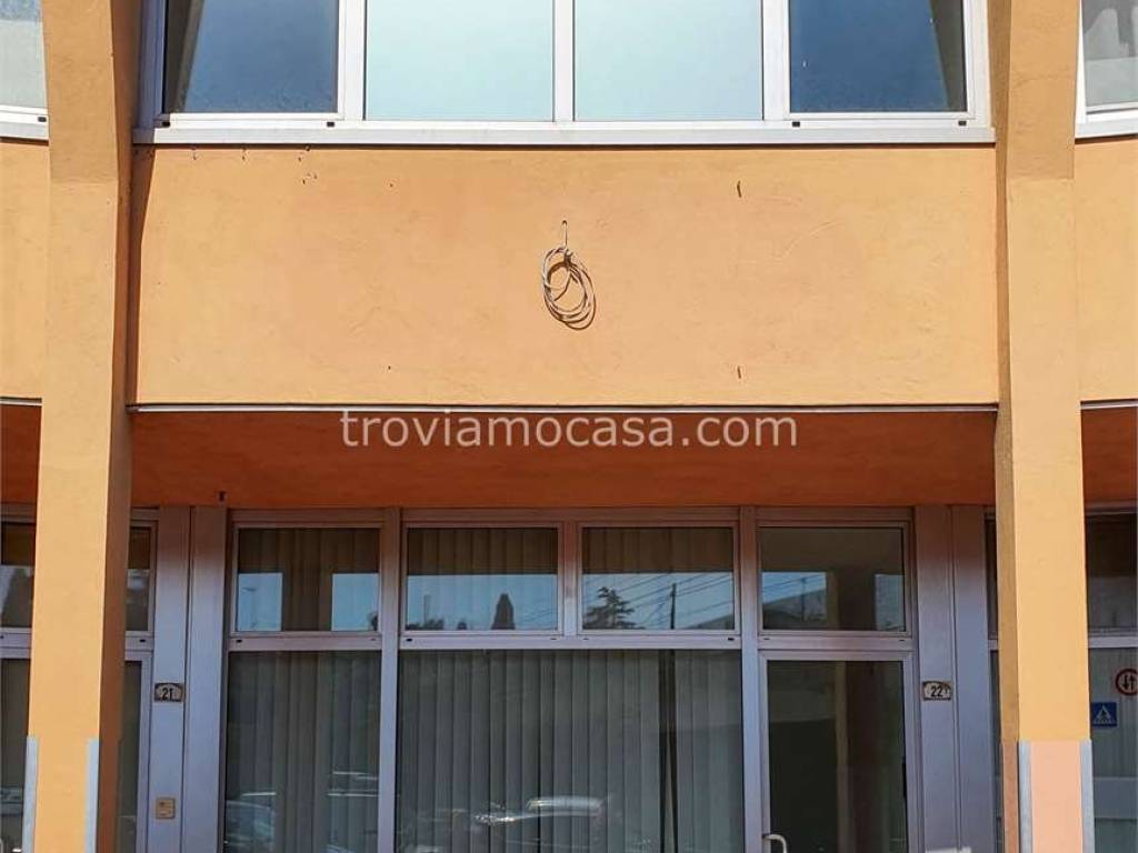 negozio in affitto a Cattolica