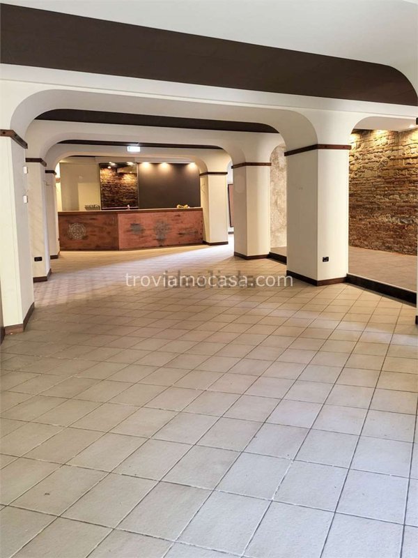 locale commerciale in affitto a Cattolica