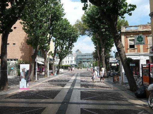 negozio in affitto a Cattolica