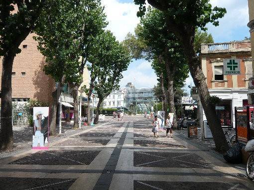 negozio in affitto a Cattolica