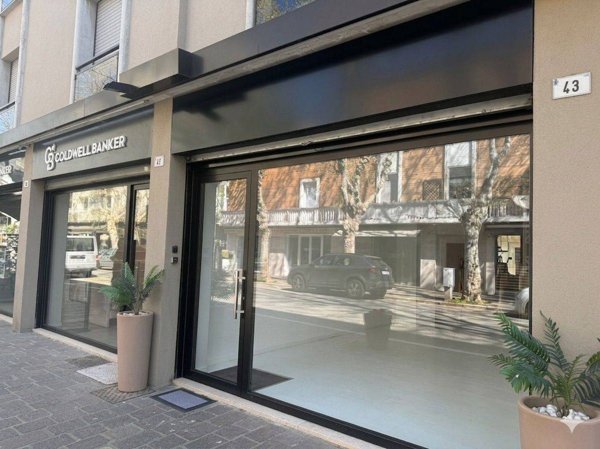 negozio in affitto a Cattolica
