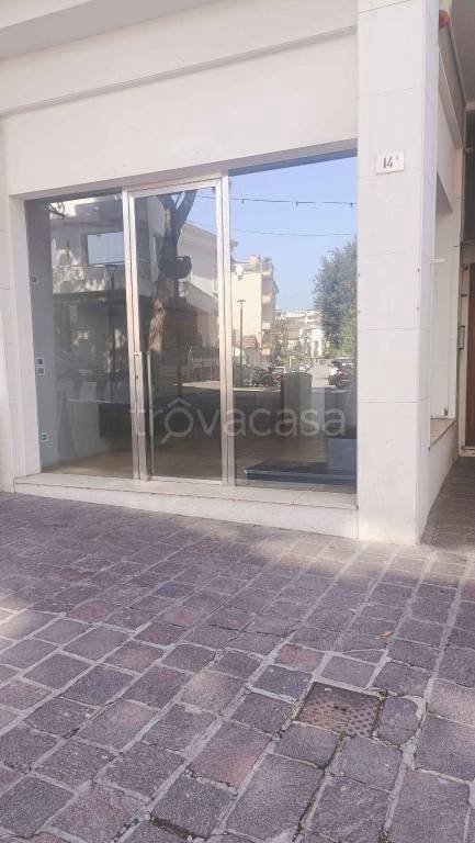 negozio in affitto a Cattolica