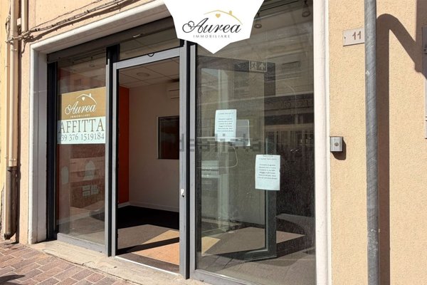 negozio in affitto a Cattolica