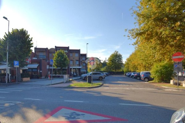 locale commerciale in affitto a Coriano in zona Ospedaletto