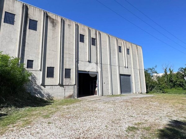 locale commerciale in affitto a Coriano in zona Cerasolo