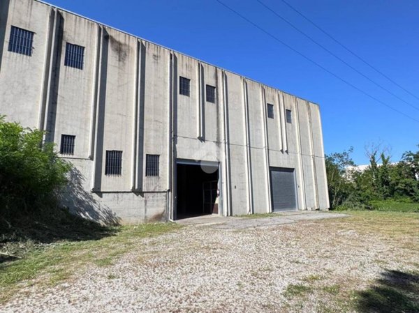 locale commerciale in affitto a Coriano in zona Cerasolo