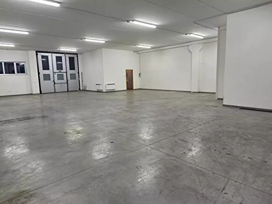 locale commerciale in affitto a Misano Adriatico