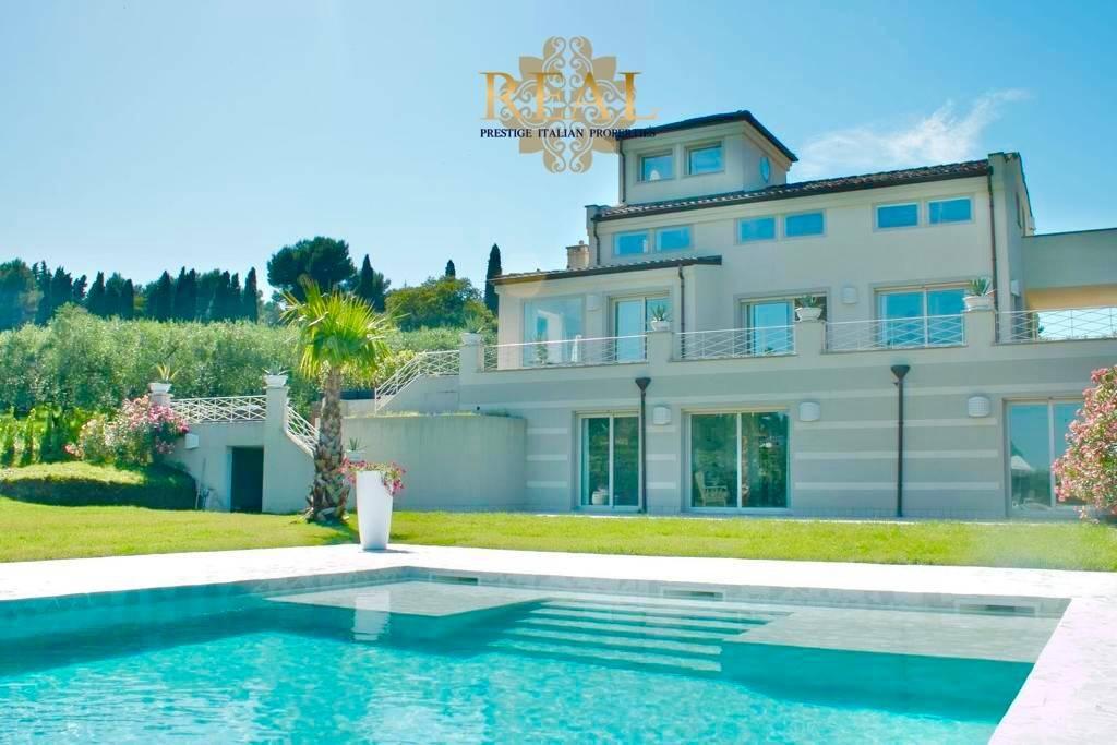 casa indipendente in affitto a Riccione
