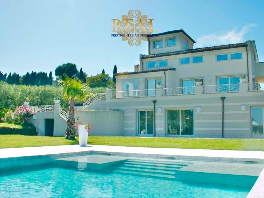 casa indipendente in affitto a Riccione