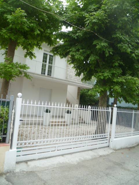 appartamento in affitto a Riccione in zona Alba