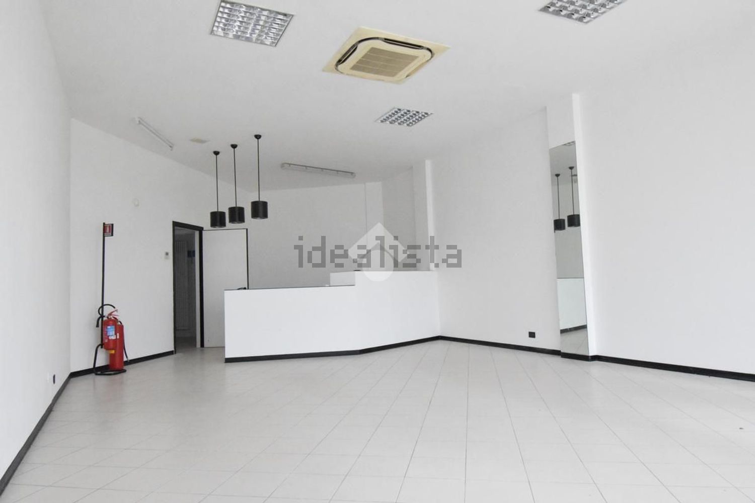 locale commerciale in affitto a Riccione in zona San Lorenzo