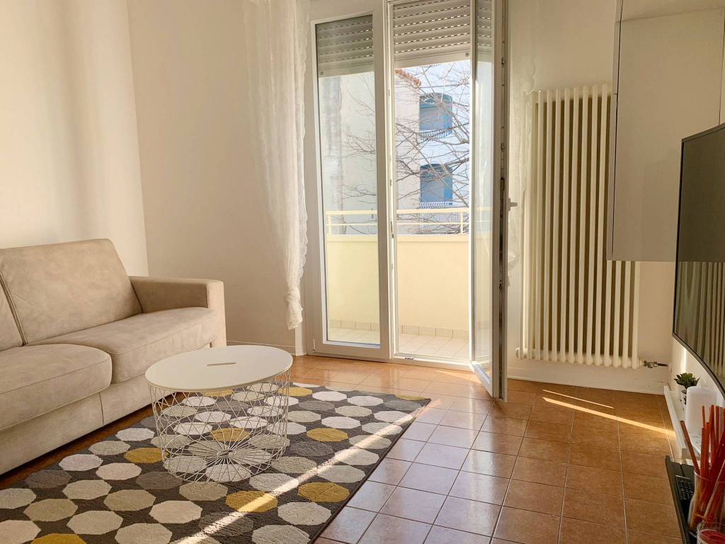 appartamento in affitto a Riccione in zona Alba