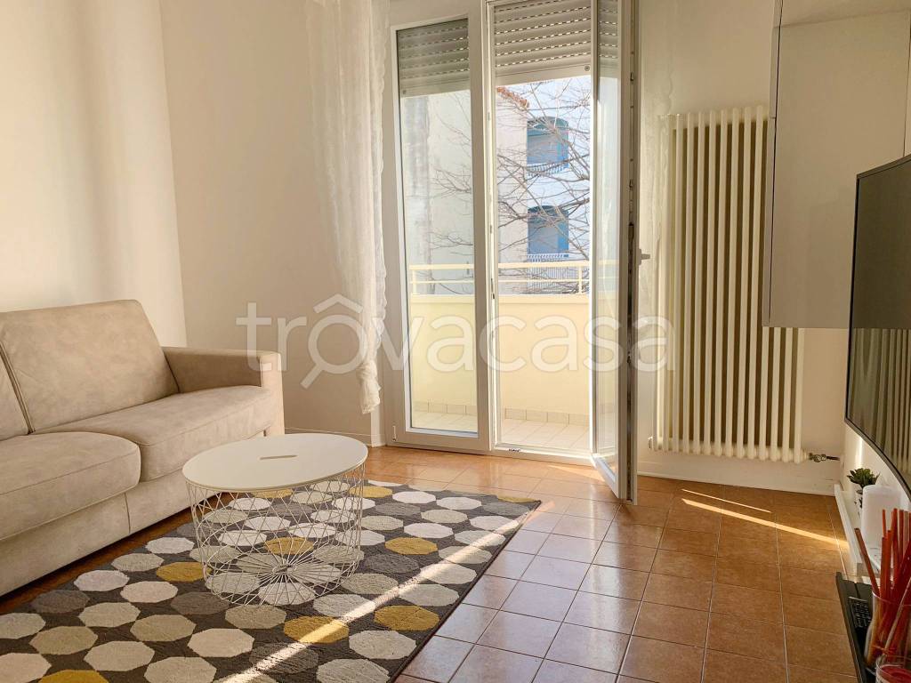 appartamento in affitto a Riccione in zona Alba