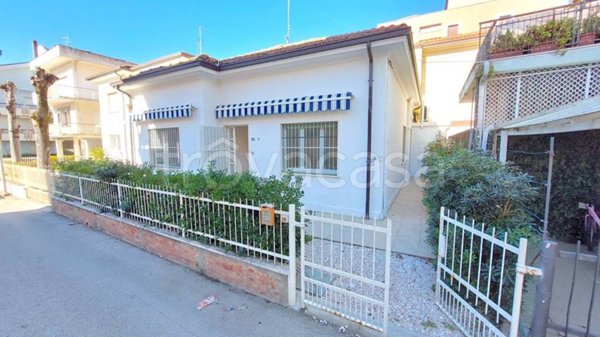 casa indipendente in affitto a Riccione