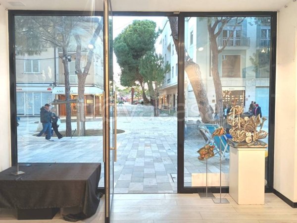 negozio in affitto a Riccione