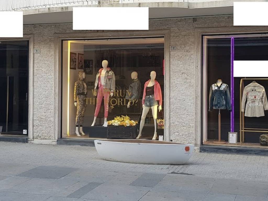 negozio in affitto a Riccione