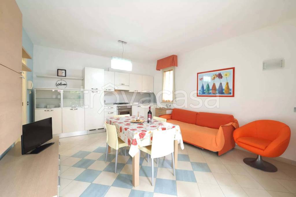 appartamento in affitto a Riccione in zona Alba