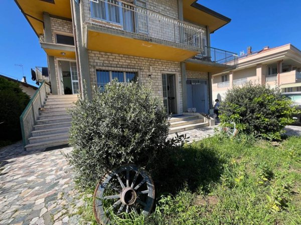 appartamento in affitto a Riccione in zona Marano