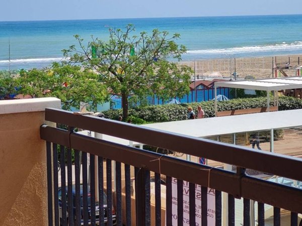 appartamento in affitto a Riccione in zona Marano