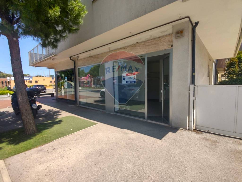 negozio in affitto a Riccione